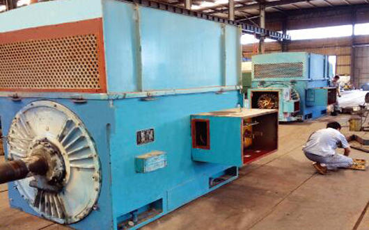 水泥廠YRKK1800KW電機(jī)二臺檢修